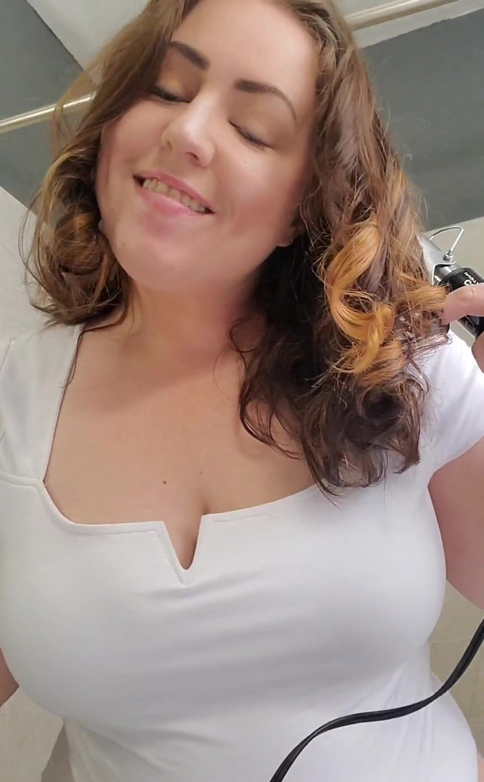 KinkyKatie: Хорошенькая для тебя, папочка! Ты заставляешь меня чувствовать себя такой сексуальной!