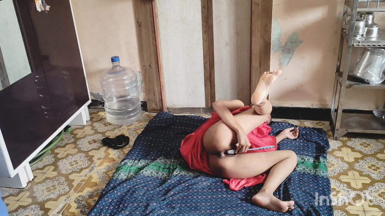 Desishycouple: 德西哥 shivani 穿着红色纱丽自慰。