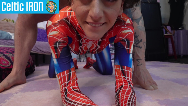 Celtic Iron: Experiência completa da namorada: Spiderman Cosplay Melhor Boquete Aubry Babcock...