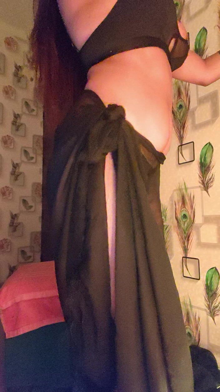 Spicy_hot: किसे चूड़ियों की आवाज सुनना पसंद नहीं है?