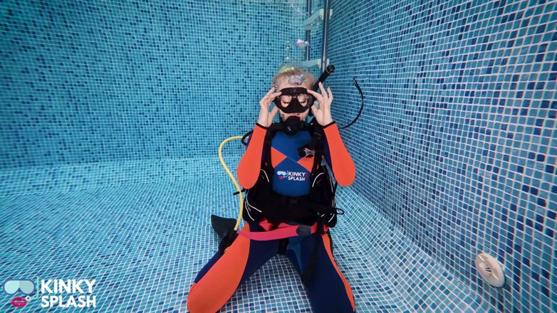 UKCuteGirl Lucy Lauren: Scuba Retreat Day 2 - Sneaky Sparkly Plug Spotted by My Instructor