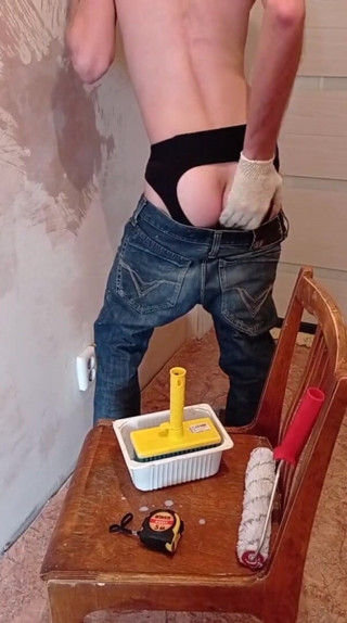 Dick Boys Studio: Builder jerks off during break