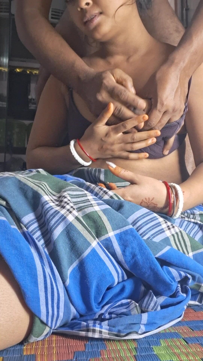 Bangali wife: Cô vợ nóng bỏng nhanh chóng được nhìn thấy lãng mạn