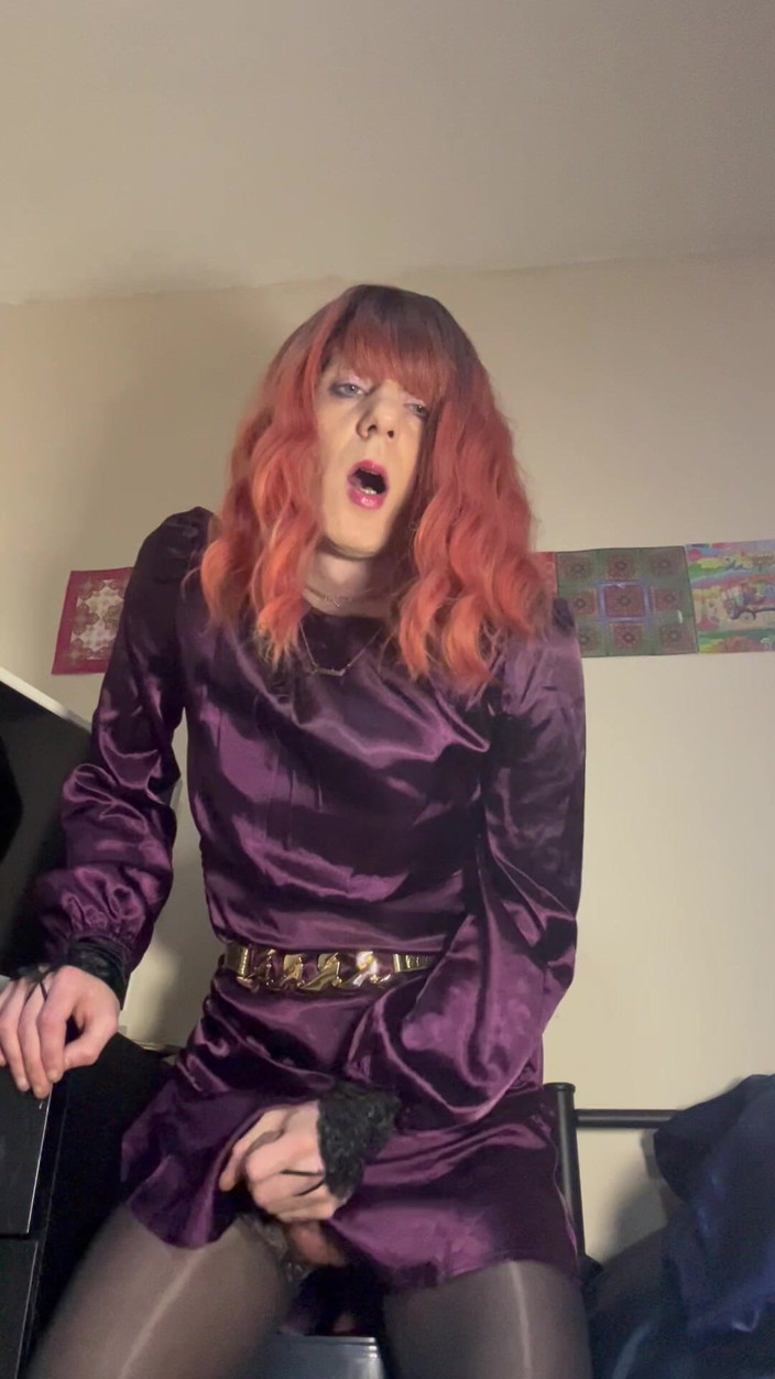 Jessica silk: Jess Silk berijdt dildo