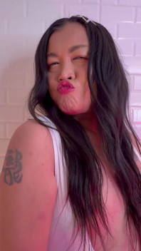 Thai Ladyboy Oshin Pops Her Top!