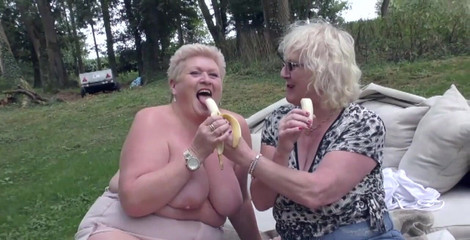 UK Joolz: 2 reife milfs 3 banane gut?