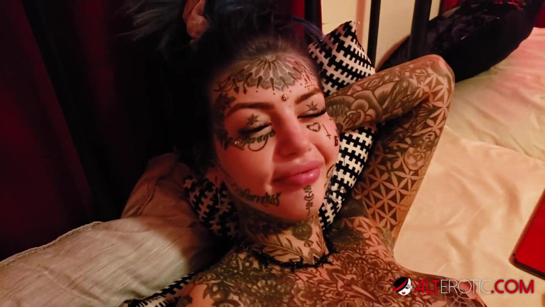 Alt Erotic: 대물 자지를 갈망하는 미녀 Amber Luke