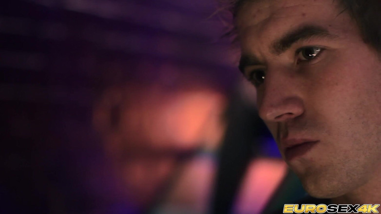 Porn Gutter: Jess West被撑开