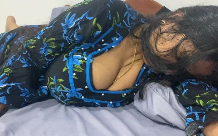 Arabicqueen: タミル語の巨大なおっぱいとセクシーな体