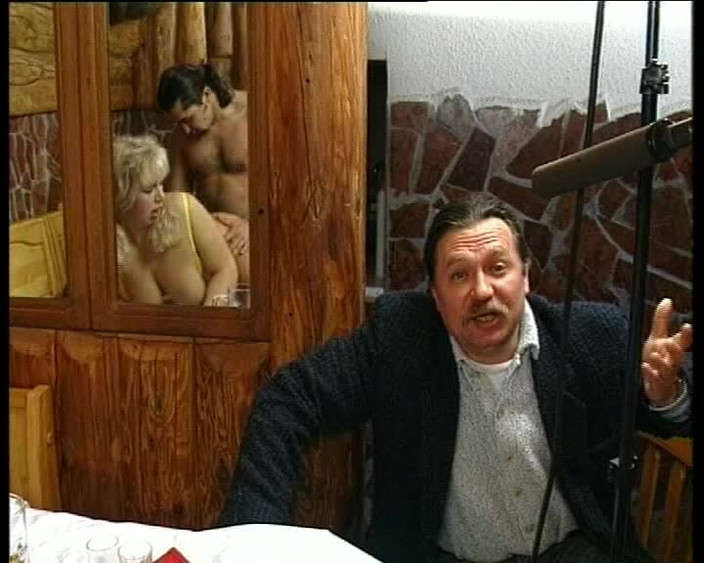 German Fuck Movie: За німецькими дверима трахають старанно