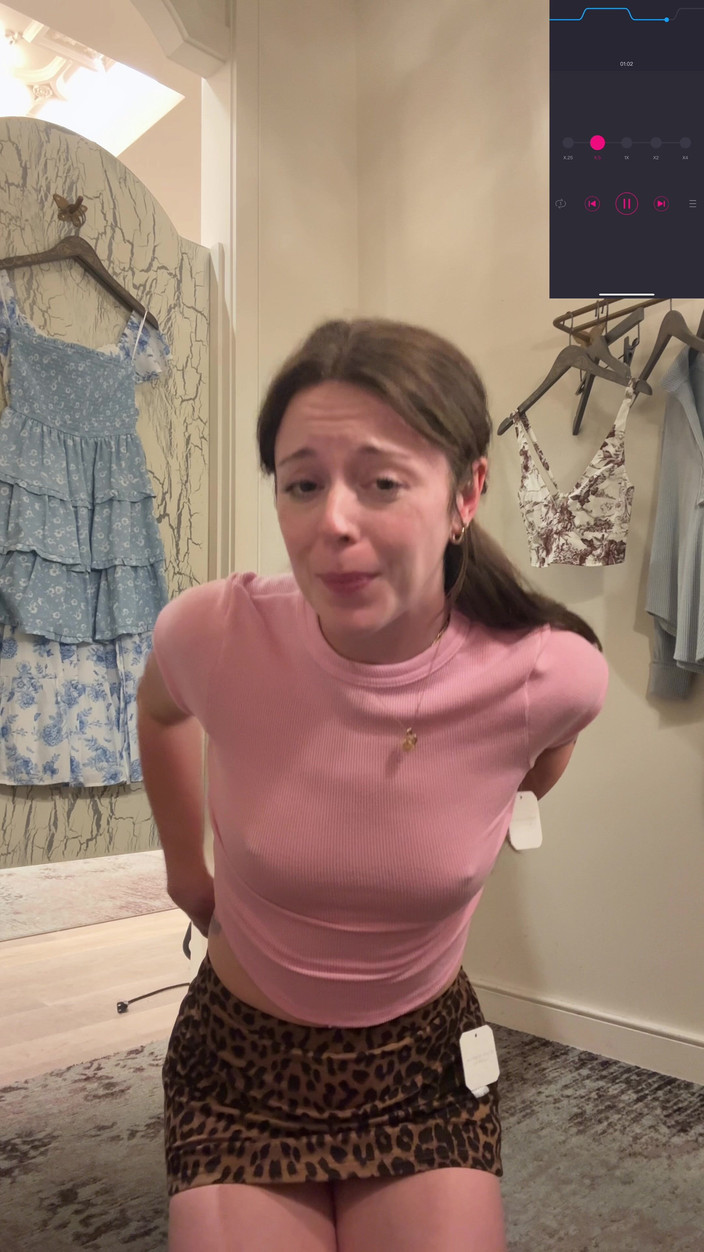 Nadia Foxx: Sborrando intensamente nel camerino!!