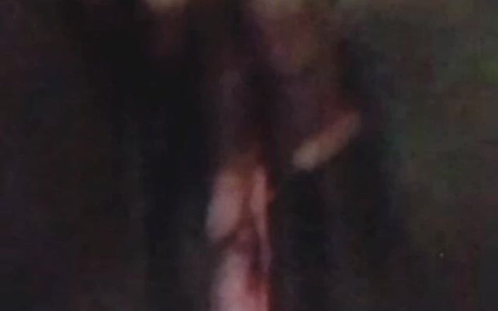 Me and my new slut: Ibu tiri tua kulit hitam lagi asik masturbasi di panggilan...
