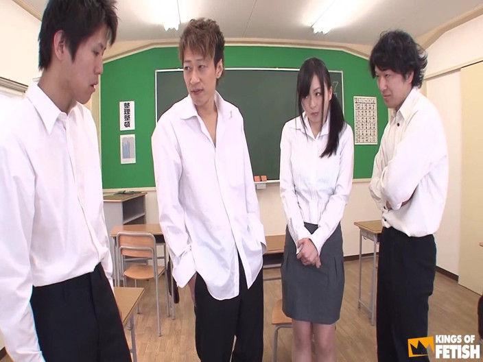 Pure Japanese adult video ( JAV): Японская учительница много сквиртует в классе, пока киску ублажают игрушками