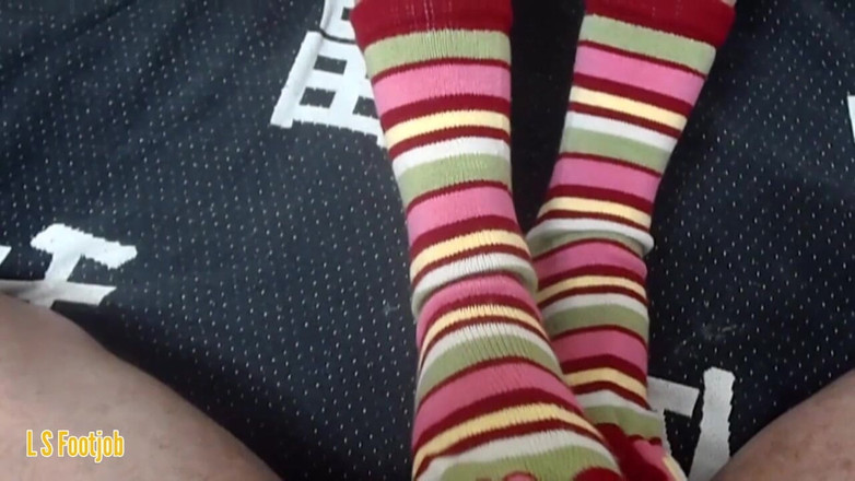 Footjob life style: Amateur novia en Caliente Sockjob en primer plano