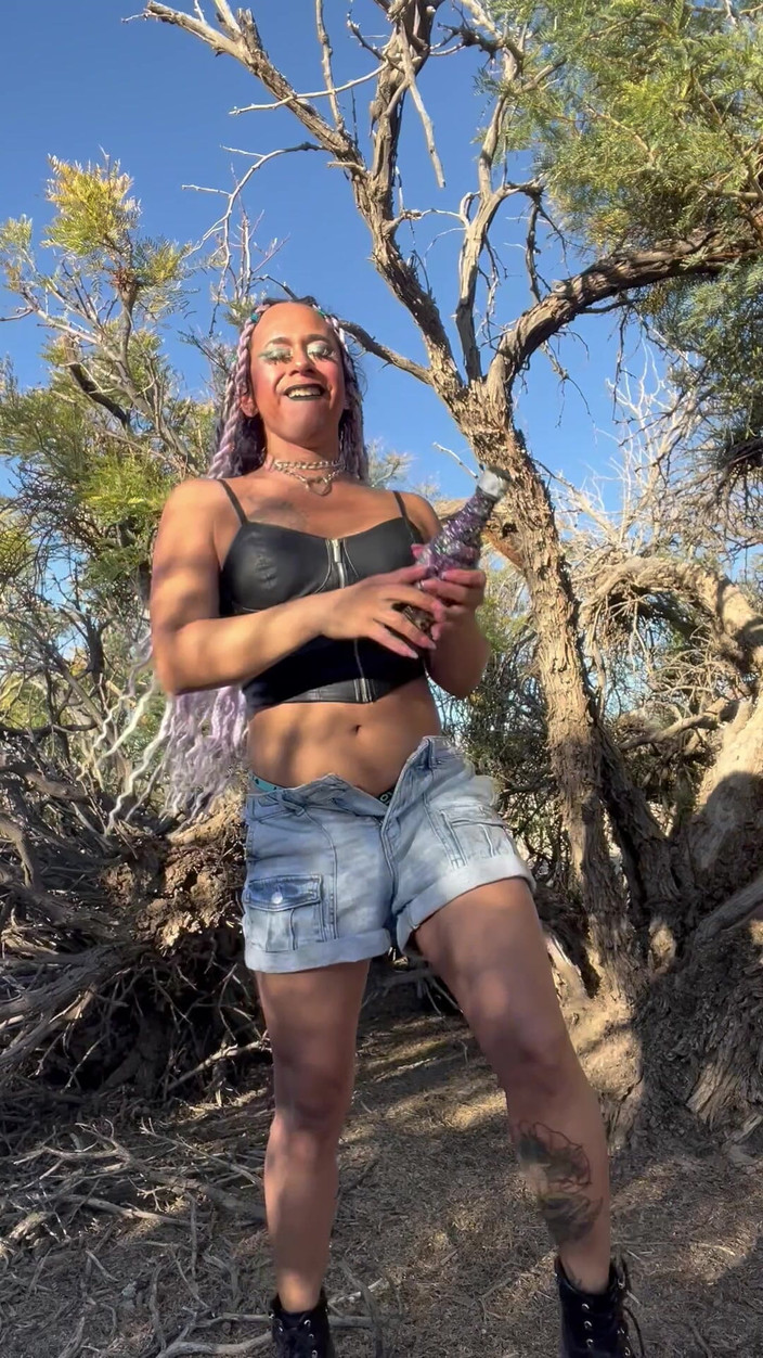 TSJade95: Nalej na mě ten cukr Striptýz venku