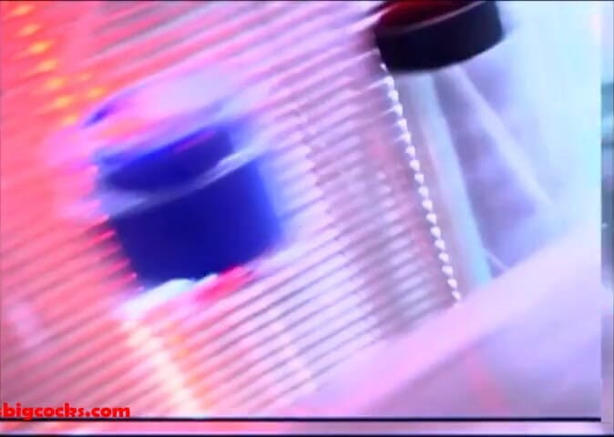 Donny Long Network: O fată asiatică super sexy, înaltă și slabă este futută și are orgasm