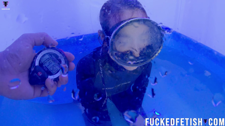 Fucked fetish: Sattira diving dream co2 allenamento del respiro nella sala biliardo...