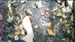 Carmen_Nylonjunge: Passeggiata nel bosco - parte 2 senza scarpe sportive