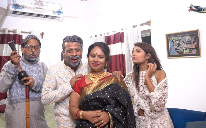 Desi Bold Movies: Sasurji et l’ami de Sasurji baisent avec deux épaules quand ils...