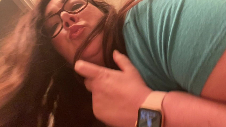 cutejayne: İri Güzel Kadın Yavaş Zıplayan Memelerini Gösteriyor