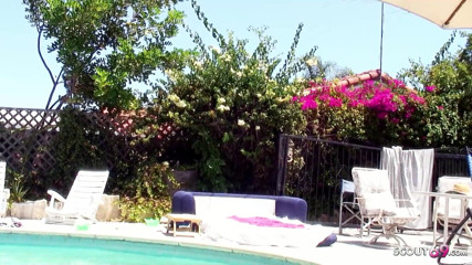 Full porn collection: Nettes teen Kaci von poolboy mit großem schwanz im urlaub...
