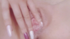 Risky Hairy Couple: Jugando con pepino grande en mi dulce afeitado ahora coño