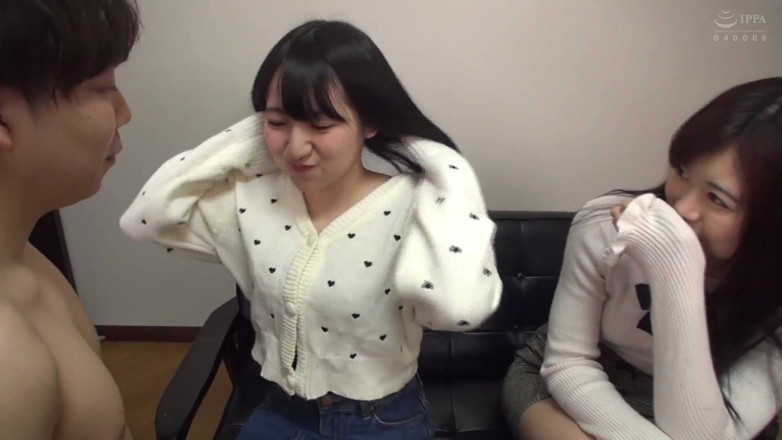 Raptor Inc: 두 명의 베티 아마추어 소녀: 핸잡을 괴롭히는 동안 단정치 못한 프랑스 키스 3-2