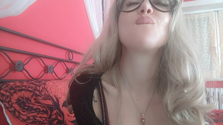 savannahamatoriale: เรอพลางโชว์นิ้วให้ดู