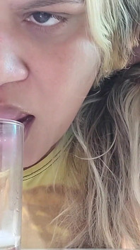 Fetish dalam air liur
