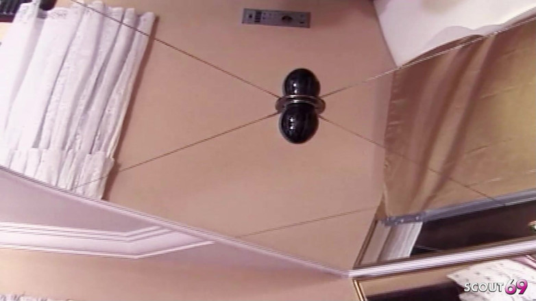 Shemale TS Collection: Transsexuala latino slabă are parte de primul ei futai anal...