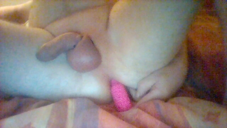 Pellefnatt: Masturbiere mich mit dildo in meinem arsch