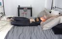 Restricting Ropes: Penny Lee, salope blonde attachée sur le lit