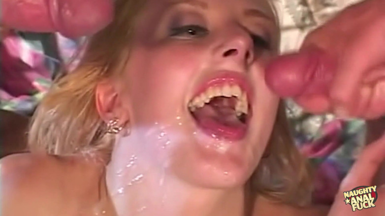 Naughty anal fuck: Brytyjska blond loszka Bonnie Heart przeżywa swój pierwszy trójkąt analny...