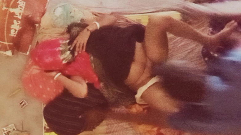 Bengaliauntykichut: I fucked my stepmom during the day