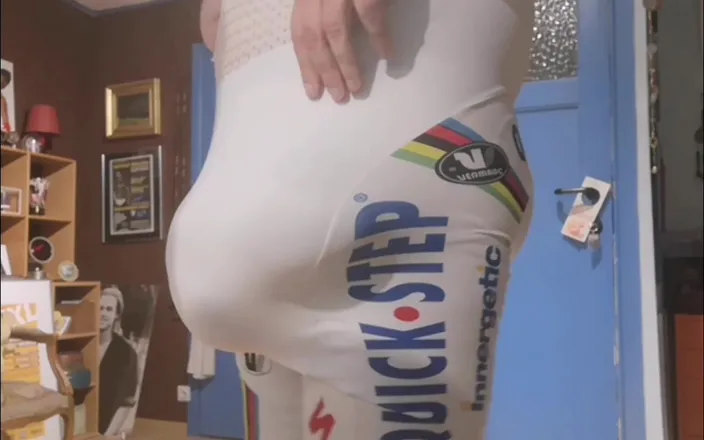 Monster_Meat_: White Sports Wear and Big Extreme Bulging