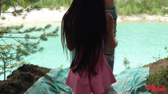 NicoleAndAlex: En förbipasserande knullad precis av sen. knä i naturen. Offentlig...