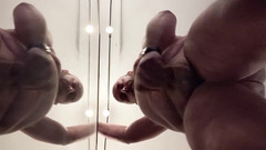 Skin&earth: Orso paffuto punto di vista dal basso. Grugnire e sborrata...