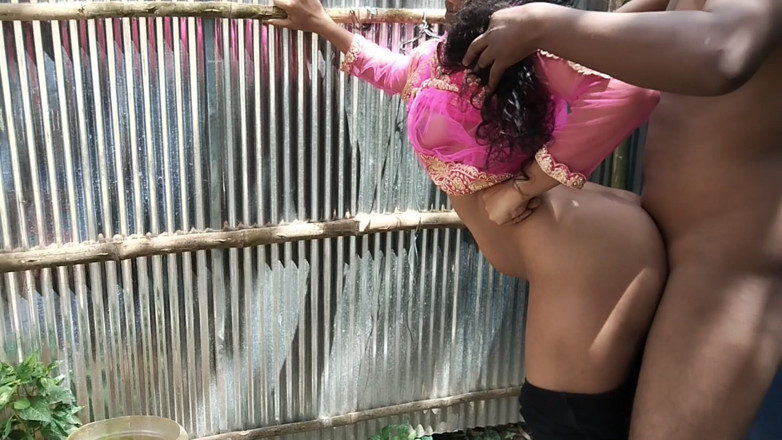 Boneshaker: Desi vesnická holka Těsná kundička venkovní XXX video, Desi vesnice...