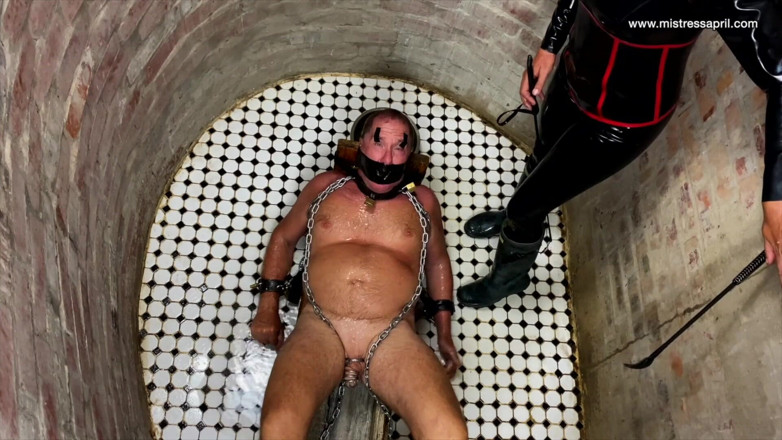 Mistress April: Maîtresse dominatrice April - waterboarding - capture 2