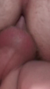 Dua cewek kembar yang lagi sange saling menjelajahi satu sama lain dengan penuh gairah