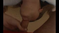 Tight little babes: Blonďatá modelka s obrovskými kozami je ošukaná do koz a...