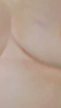 熟女吮吸鸡巴乳房乱搞精液爆炸