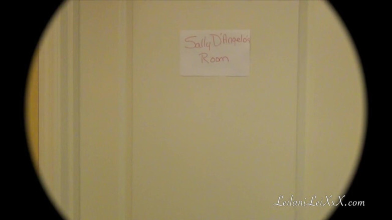Leilani Lei: Perv secretly filming models on set (3)
