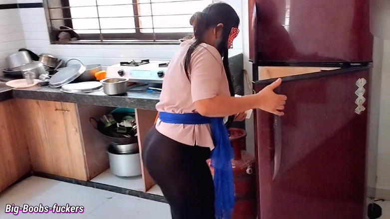 Big-Boobs-fuckers: 新任メイドのデカ尻を見て、オーナーは興奮してメイドを犯した