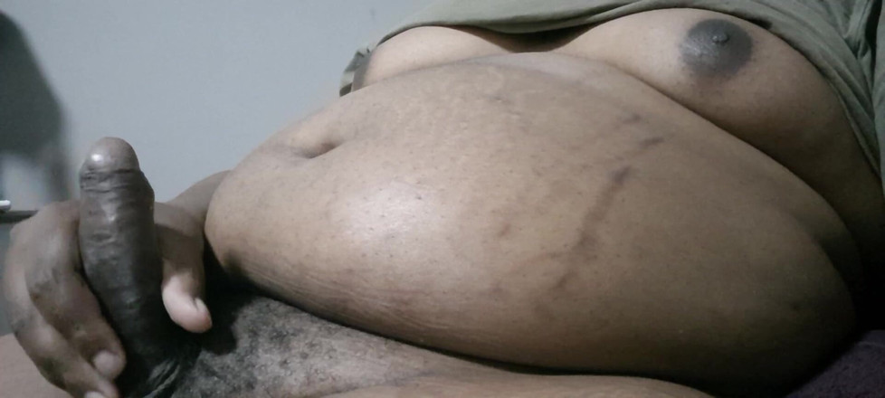 Eleasihle Esma: Wielki brzuch, duże cycki, wielki kutas i ogromny wytrysk