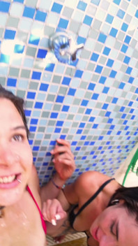 Trio Tropicale Bagnato Con Kinky Mary