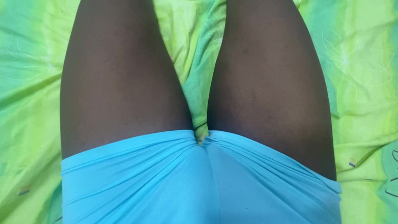 evelingsakura: Верблюжья лапка и мастурбирует, пока не кончает