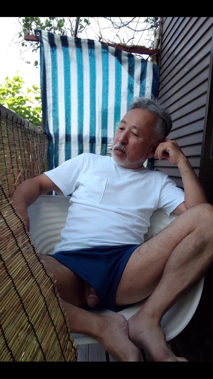 Japanese daddy: Menikmati diri saya di Balkoni