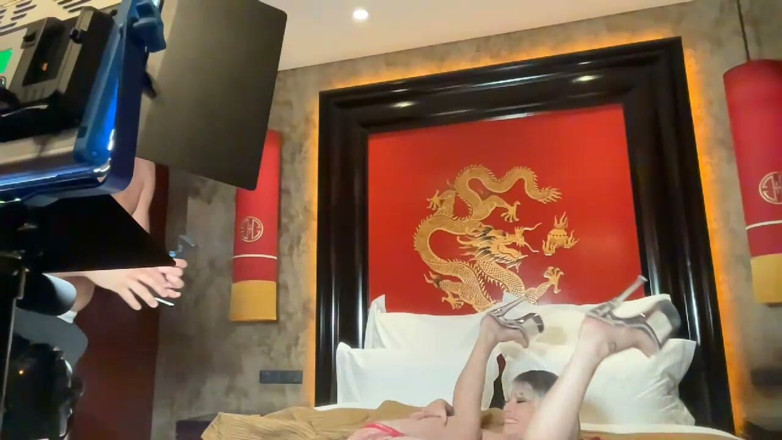 Real Masked Sluts: สตรีมสดของกูกับดาราหนังโป๊สุดร่านของกู - Tabitha Poison