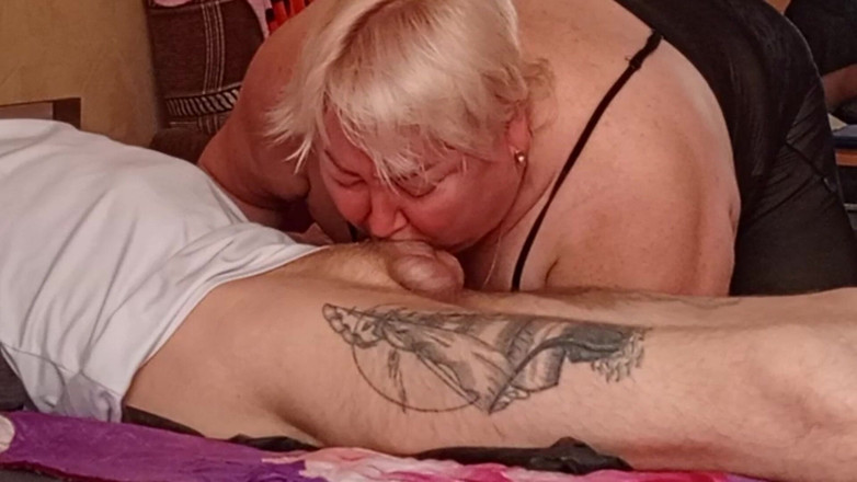 Zona901: Mother-in-law Loves Sucking Cock and Swallowing Cum